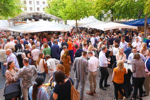 Während 2022 wieder zahlreiche Feste wie die Rheingauer Weinwoche stattfinden konnten, war 2021 noch durch die Corona-Krise stark eingeschränkt.