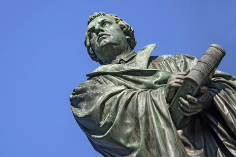 Das weltweit größte Denkmal des Reformators Martin Luther (1483-1546) steht in Worms. Foto: epd