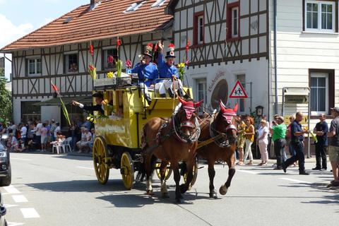 In diesem Jahr ziehen am Fest-Sonntag wieder Kutschen und Wagen durch die Straßen von Lindenfels. Archivfoto: Kur- und Touristikservice Lindenfels