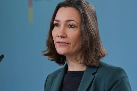Die Grünen-Politikerin Anne Spiegel tritt vom Amt der Bundesfamilienministerin zurück. Foto: epd/ Christian Ditsch