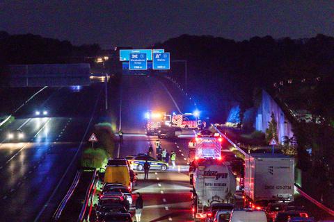 Am Donnerstagabend hat es auf der A66 zwischen Nordenstadt und Wallau gekracht.  Foto: Wiesbaden112.de