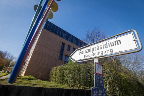 Nach Verleumdungs- und Mobbingvorwürfen laufen gegen sechs Beamte im Polizeipräsidium Südhessen Ermittlungen, in vier Fällen ist ein Disziplinarverfahren eingeleitet worden.            Foto: Guido Schiek