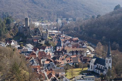 Burg Eppstein und Stadt Perlita Braquet/Simon Rauh