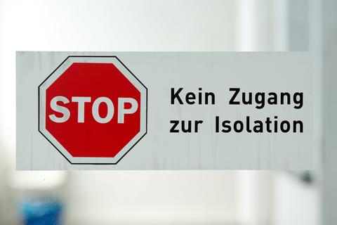 In etlichen Ländern, darunter Österreich, wurde die Pflicht zur Absonderung abgeschafft. Foto: dpa