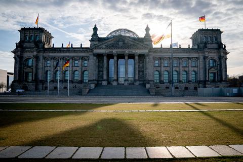 Der Reichstag in Berlin wird sich nach der Wahl im September neu zusammensetzen. Foto: Kay Nietfeld/dpa