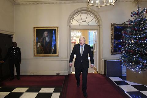 Auf dem Weg zur Queen: Boris Johnson nach dem Wahlsieg im Buckingham Palast.  Foto: dpa