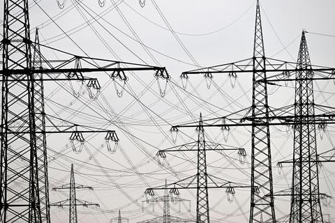 Netzbetreiber können "stundenweise krisenhafte Situationen im Stromsystem im Winter 22/23" nicht vollständig ausschließen.  Foto: dpa 