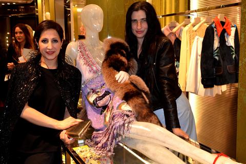 Laila Hamidi und ich in der neuen Boutique von Miu Miu.