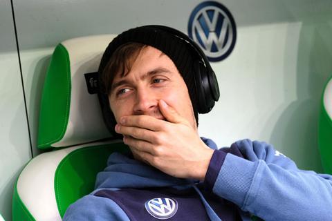 Chillen: Wolfsburgs Max Kruse ist beim DFB-Kick über Ostern nicht dabei. War sein "Missgeschick" mit dem Geldpaket im Taxi möglicherweise mehr als ein Lapsus? Archivfoto: dpa