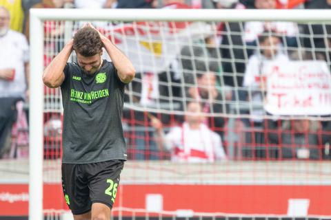 Hannovers Kevin Wimmer während des Spiels gegen Stuttgart. Foto: dpa