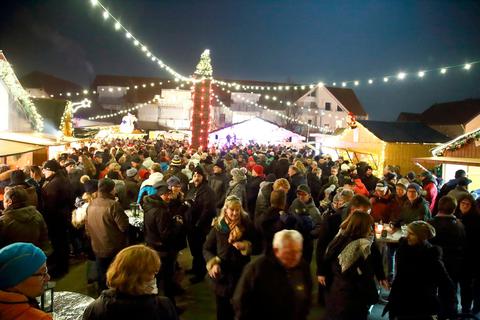 Den Bauschheimer Weihnachtsmarkt in seiner üblichen Form wird es in diesem Jahr nicht geben. Archivfoto: Vollformat/Frank Möllenberg 