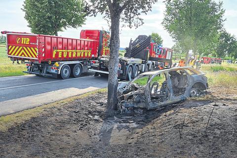 Bei Groß Kreutz in der Nähe von Potsdam verbrannte im Juli eine Frau in ihrem Elektroauto. Foto: dpa