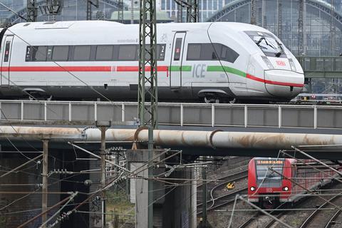 Während in Frankfurt an den Gleisen für die S6 gebaut wird, stehen in Kassel Bauarbeiten an der ICE-Schnellfahrstrecke an.