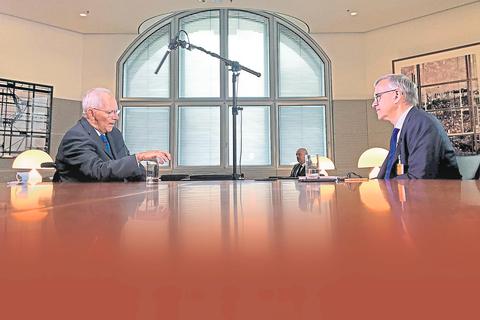 Bundestagspräsident Wolfgang Schäuble im Gespräch mit VRM-Chefredakteur Stefan Schröder. Foto: Nils Gallasch 