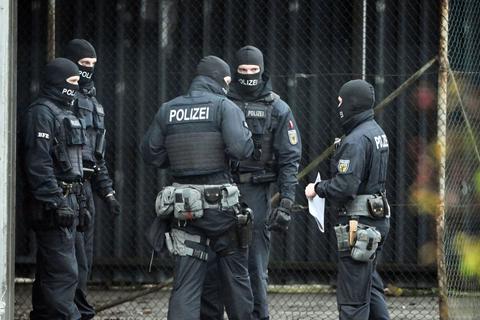 Die Bundesanwaltschaft hat am Mittwochmorgen mehrere Menschen aus der sogenannten „Reichsbürgerszene“ im Zuge einer Razzia festnehmen lassen. Darunter war auch eine 68 Jahre alte Frau aus Heppenheim.