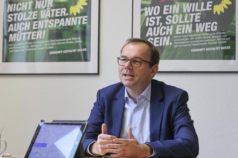 Mathias Wagner hält nichts von der Arbeitsweise der Großen Koalition in Berlin. In Hessen konzentriere sich Schwarz-Grün auf die inhaltliche Arbeit. Foto: René Vigneron