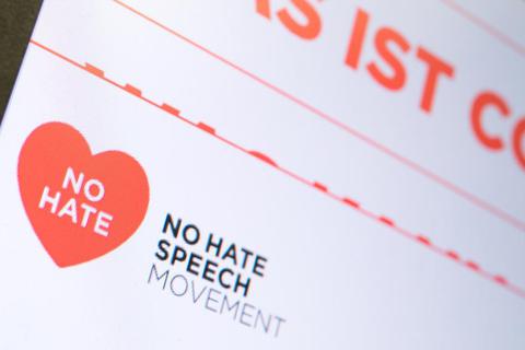 Initiativen wie die „No Hate Speech“-Bewegung richten sich gegen Diffamierungen und Pöbeleien im Internet. Das Thema hat nun auch den Landtag in Mainz bewegt.Archivfoto: Florian Schuh/dpa  Foto: 