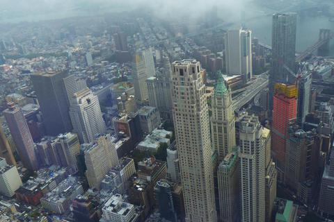 Blick aus dem Inneren des One World Trade Centers auf New York City. Fotos: Petra Neumann-Prystaj