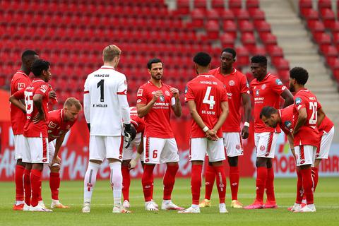 Nach dem schweren Spiel gegen Bayer Leverkusen haben die 05er nun Champions-League Teilnehmer Gladbach vor der Brust. Archivfoto: dpa