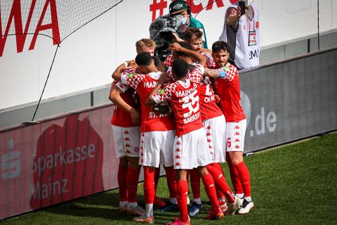 Ein Sieg der Mentalität? Den Erfolg von Mainz 05 gegen Bayern drauf zu reduzieren, würde der Leistung nicht gerecht, meint Coach Bo Svensson. Foto: Lukas Görlach