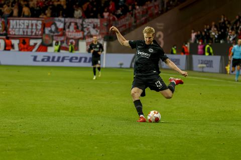 Eintracht-Spieler Martin Hinteregger. Foto: Guido Schiek