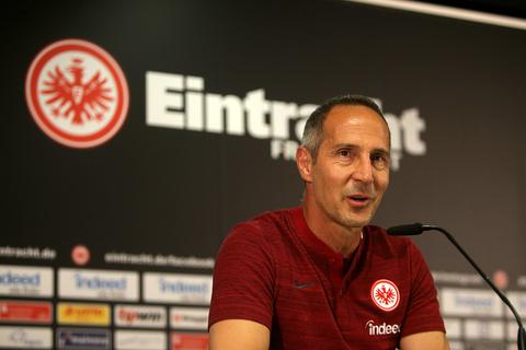 Eintracht-Trainer Adi Hütter will die Zügel anziehen. Archivfoto: dpa