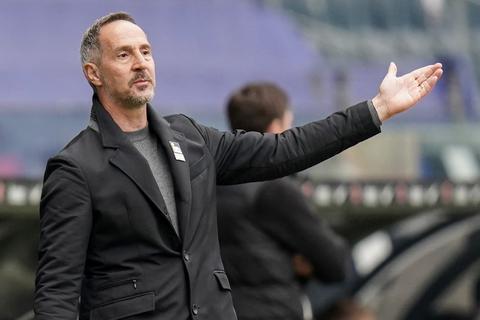 Noch-Eintracht-Trainer Adi Hütter wehrt sich gegen die Vorwürfe, sein Wort gebrochen zu haben. Foto: dpa/Thomas Frey