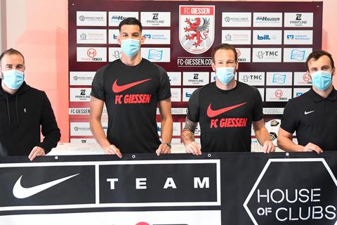 Die FCler Daniyel Cimen, Marco Boras, Michael Fink und Julian Simon ("11teamsports") bei der Präsentation. Foto: Wißner 