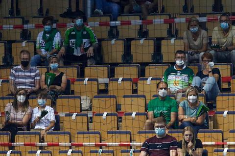 Demnächst dürfen wieder mehr Zuschauer in die hessischen Hallen und Stadien: auch in die Wetzlarer Buderus-Arena. Foto: Ben Volkmann 