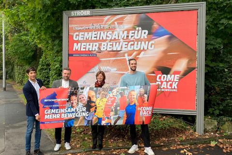 Handballprofi Patrick Weber (rechts) unterstützt die LSB-Kampagne.  Foto: Tobias Bluhm 